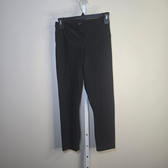 Nike Pants - Nike Dri-FIT Women Black‎ Cropped Leggings High Waisted Athletic Pants Size M